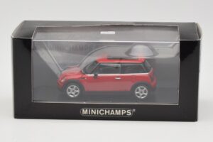 Mini One R50 Rood Met Rood Dak Minichamps 1:43 MINI001 Metaal — afbeelding 4 van 5