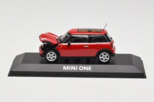 Mini One R50 Rood Met Rood Dak Minichamps 1:43 MINI001 Metaal — afbeelding 5 van 5