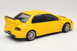 Mitsubishi Lancer Evolution IX GSR Geel AUTOart 1:18 77192 Metaal — afbeelding 3 van 8