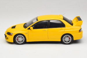 Mitsubishi Lancer Evolution IX GSR Geel AUTOart 1:18 77192 Metaal — afbeelding 4 van 8