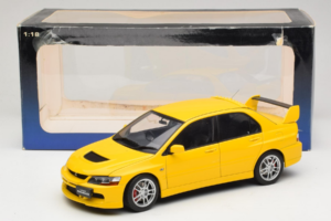 Mitsubishi Lancer Evolution IX GSR Geel AUTOart 1:18 77192 Metaal — afbeelding 8 van 8