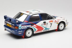 Mitsubishi Lancer Evo 3 Group A #4 T. Makinen / S. Harjanne Rally Australia 1996 Otto 1:18 OT475 Hars — afbeelding 2 van 6