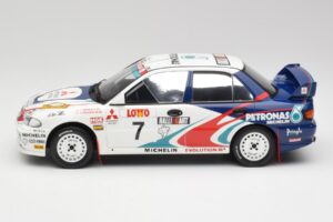 Mitsubishi Lancer Evo 3 Group A #4 T. Makinen / S. Harjanne Rally Australia 1996 Otto 1:18 OT475 Hars — afbeelding 3 van 6