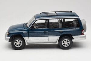 Mitsubishi Pajero V20 LWB Blauw & Zilver Sun Star 1:18 1212 Metaal — afbeelding 4 van 8