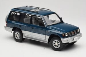 Mitsubishi Pajero V20 LWB Blauw & Zilver Sun Star 1:18 1212 Metaal — afbeelding 6 van 8