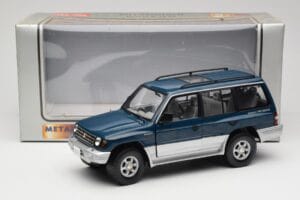 Mitsubishi Pajero V20 LWB Blauw & Zilver Sun Star 1:18 1212 Metaal — afbeelding 8 van 8