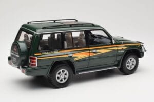 Mitsubishi Pajero V20 LWB Groen Sun Star 1:18 1225 Metaal — afbeelding 3 van 8