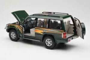 Mitsubishi Pajero V20 LWB Groen Sun Star 1:18 1225 Metaal — afbeelding 5 van 8