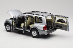 Mitsubishi Pajero V73 Blauw YC Model 1:18 241218040102010209 Metaal — afbeelding 5 van 8
