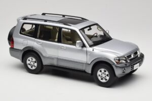 Mitsubishi Pajero V73 Blauw YC Model 1:18 241218040102010209 Metaal — afbeelding 6 van 8