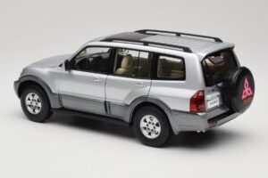 Mitsubishi Pajero V73 Blauw YC Model 1:18 241218040102010209 Metaal — afbeelding 7 van 8