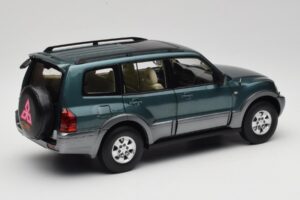 Mitsubishi Pajero V73 Groen YC Model 1:18 241218040101010215 Metaal — afbeelding 3 van 8