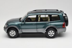Mitsubishi Pajero V73 Groen YC Model 1:18 241218040101010215 Metaal — afbeelding 4 van 8