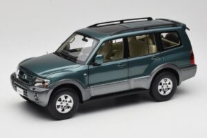 Mitsubishi Pajero V73 Groen YC Model 1:18 241218040101010215 Metaal