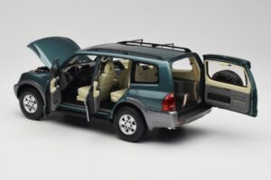 Mitsubishi Pajero V73 Groen YC Model 1:18 241218040101010215 Metaal — afbeelding 5 van 8