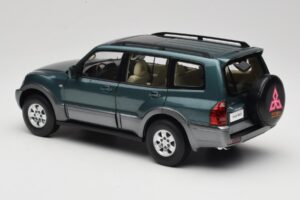 Mitsubishi Pajero V73 Groen YC Model 1:18 241218040101010215 Metaal — afbeelding 7 van 8