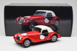 Morgan 4/4 Plus Competition Hardtop Rood Kyosho 1:18 08114R Metaal — afbeelding 8 van 8