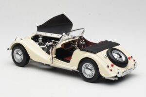 Morgan 4/4 Series II Wit Kyosho 1:18 08111W Metaal — afbeelding 5 van 8