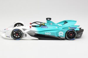 NIO 004 Team NIO #8 T. Dillmann Formula E Season 5 2019 Minichamps 1:18 114180008 Metaal — afbeelding 3 van 6