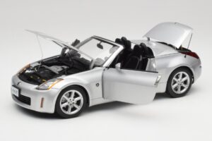 Nissan 350Z Z33 Roadster Diamond Zilver AUTOart 1:18 77371 Metaal — afbeelding 2 van 8