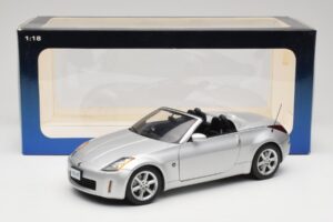 Nissan 350Z Z33 Roadster Diamond Zilver AUTOart 1:18 77371 Metaal — afbeelding 8 van 8