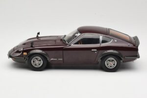 Nissan Fairlady 240Z-G S30 Bordeauxrood Kyosho 1:18 08212M Metaal — afbeelding 4 van 8