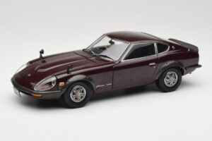 Nissan Fairlady 240Z-G S30 Bordeauxrood Kyosho 1:18 08212M Metaal
