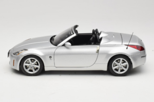 Nissan Fairlady Z Z33 Roadster Diamond Silver AUTOart 1:18 77376 Metaal — afbeelding 4 van 8