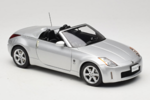 Nissan Fairlady Z Z33 Roadster Diamond Silver AUTOart 1:18 77376 Metaal — afbeelding 6 van 8