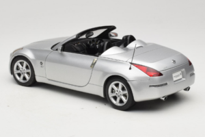Nissan Fairlady Z Z33 Roadster Diamond Silver AUTOart 1:18 77376 Metaal — afbeelding 7 van 8