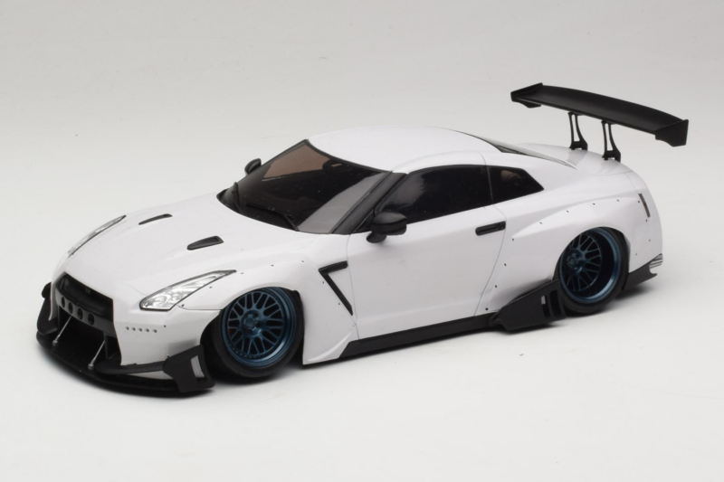 Nissan GT-R R35 Boost Wars 2 Wit Jp Kraemo 1:18 KRAEMO001 Metaal