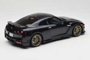 Nissan GT-R R35 Takumi Edition Midnight Purple GT Spirit 1:18 GT932 Hars — afbeelding 2 van 6
