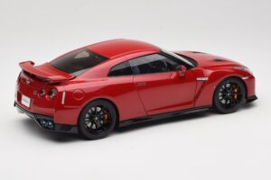 Nissan GT-R R35 Track Edition NISMO Vibrant Red MotorHelix 1:18 M83511 Metaal — afbeelding 3 van 8