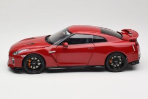 Nissan GT-R R35 Track Edition NISMO Vibrant Red MotorHelix 1:18 M83511 Metaal — afbeelding 4 van 8