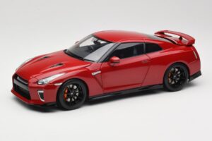 Nissan GT-R R35 Track Edition NISMO Vibrant Red MotorHelix 1:18 M83511 Metaal