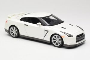 Nissan GT-R R35 Wit Bburago 1:18 18-12079 Metaal — afbeelding 6 van 8