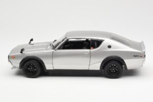 Nissan Skyline 2000 GT-R KPGC110 Zilver Kyosho 1:18 08255S Metaal — afbeelding 4 van 8