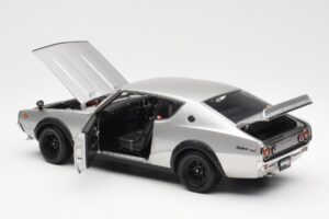 Nissan Skyline 2000 GT-R KPGC110 Zilver Kyosho 1:18 08255S Metaal — afbeelding 5 van 8