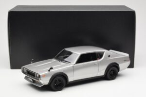 Nissan Skyline 2000 GT-R KPGC110 Zilver Kyosho 1:18 08255S Metaal — afbeelding 8 van 8