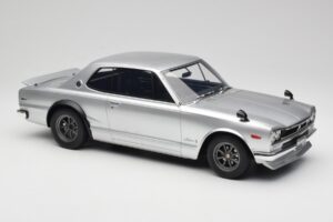 Nissan Skyline C10 2000 GT-R Zilver Otto 1:12 G094 Hars — afbeelding 4 van 6