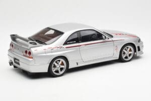 Nissan Skyline GT-R R33 R-Tune Zilver AUTOart 1:18 77326 Metaal — afbeelding 3 van 8