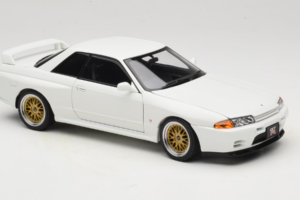 Nissan Skyline GT-R R32 V-Spec II Tuned Crystal White AUTOart 1:18 77416 Metaal — afbeelding 6 van 8