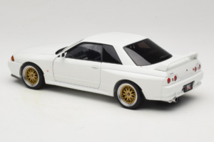Nissan Skyline GT-R R32 V-Spec II Tuned Crystal White AUTOart 1:18 77416 Metaal — afbeelding 7 van 8