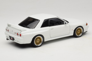 Nissan Skyline GT-R R32 V-Spec II Tuned Crystal White AUTOart 1:18 77416 Metaal — afbeelding 3 van 8