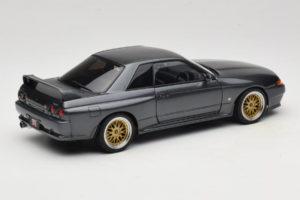Nissan Skyline GT-R R32 V-Spec II Tuned Gun Grey Metallic AUTOart 1:18 77417 Metaal — afbeelding 3 van 8