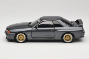 Nissan Skyline GT-R R32 V-Spec II Tuned Gun Grey Metallic AUTOart 1:18 77417 Metaal — afbeelding 4 van 8