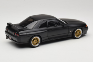 Nissan Skyline GT-R R32 V-Spec II Tuned Version Matt Black AUTOart 1:18 77418 Metaal — afbeelding 3 van 8