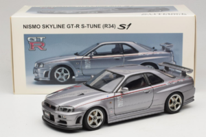 Nissan Skyline GT-R R34 Nismo S-Tune Zilver AUTOart 1:18 77358 Metaal — afbeelding 8 van 8