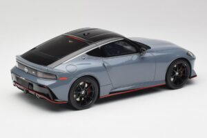 Nissan Z RZ34 NISMO Stealth Grijs GT Spirit 1:18 GT484 Hars — afbeelding 2 van 6