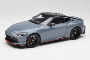 Nissan Z RZ34 NISMO Stealth Grijs GT Spirit 1:18 GT484 Hars